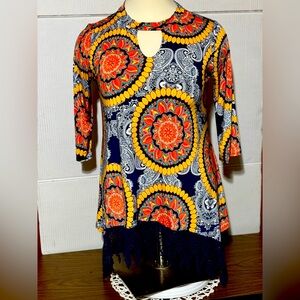Janette Plus 3X Boho crazy print top w/crochet lace at hem on front 3/4 L sleeve